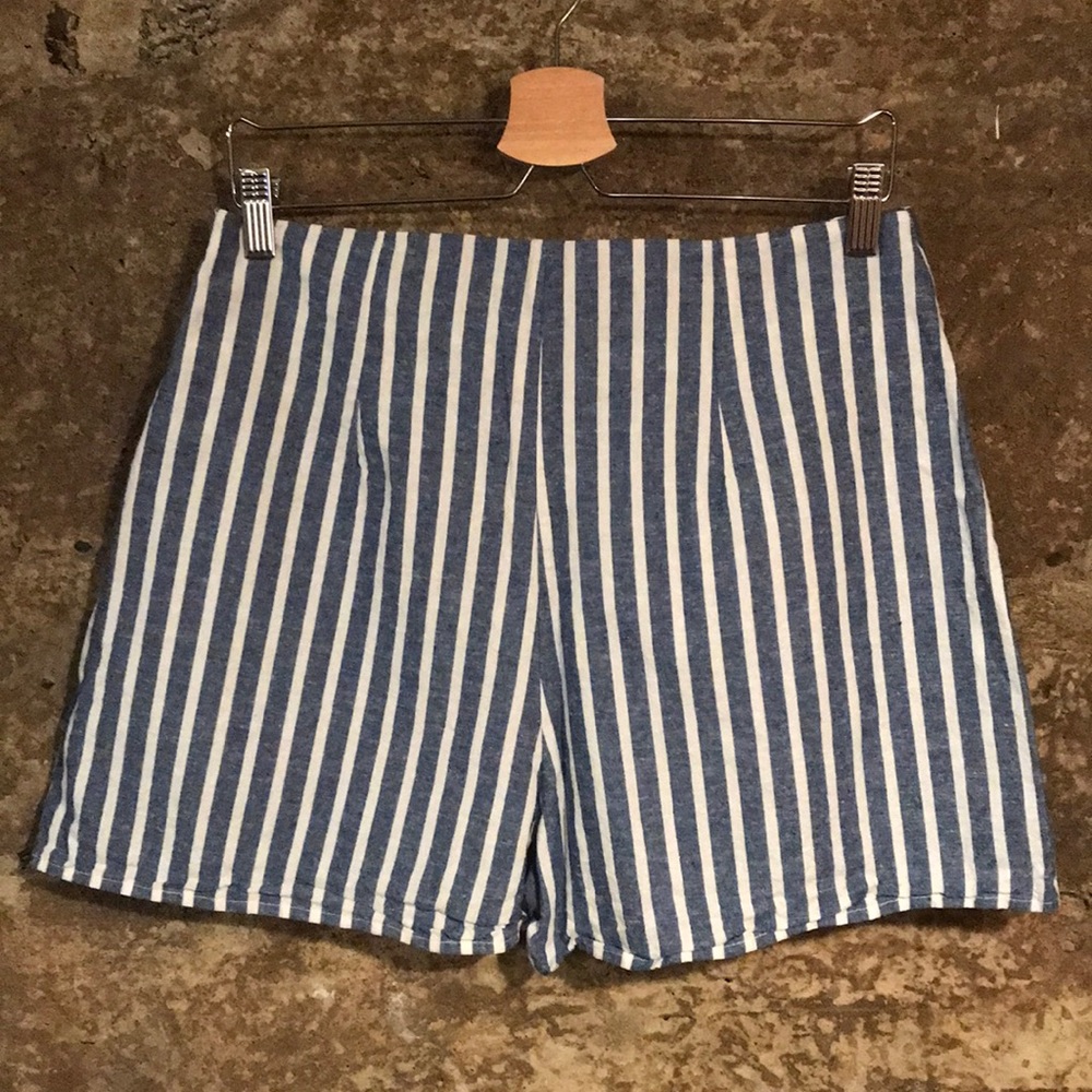 Large Women’s Striped Shorts *New w/o Tag*